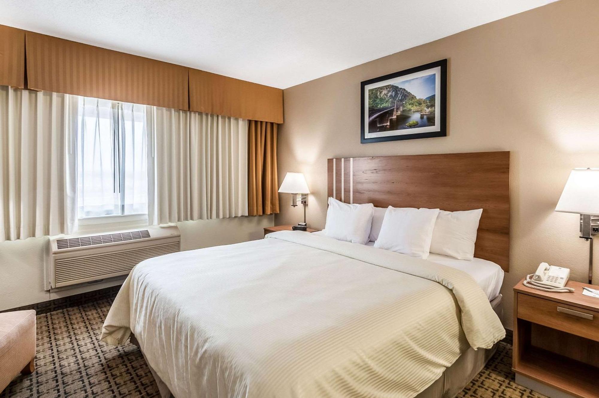 Clarion Inn Harpers Ferry-Charles Town Esterno foto